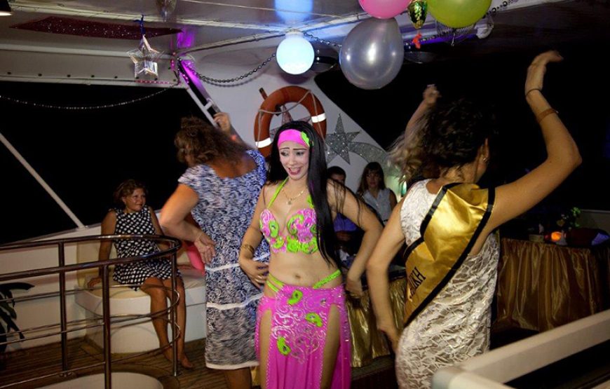 Dinner Cruise By Boat In Sharm El Sheikh
