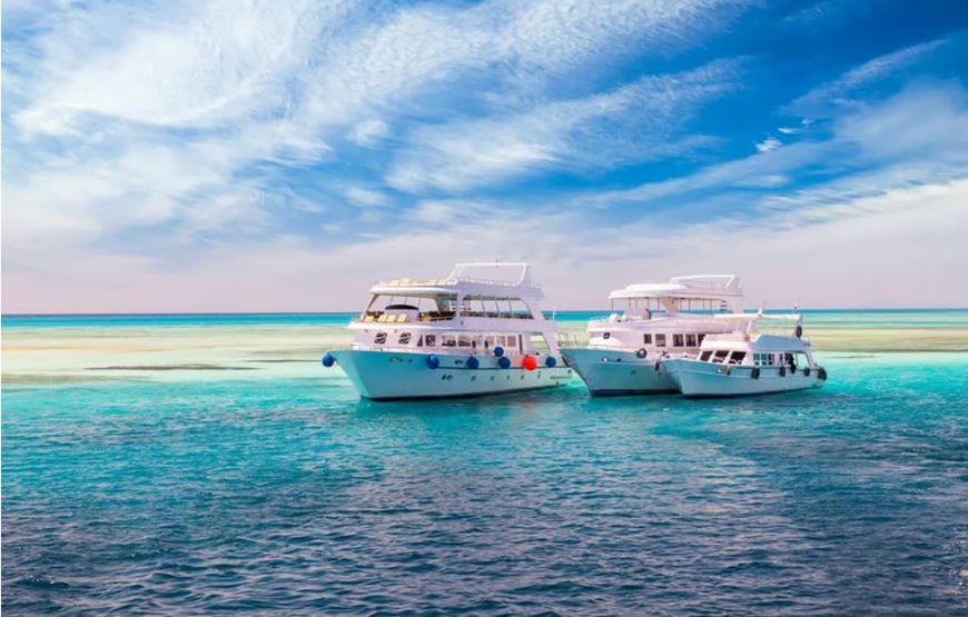 Hurghada: Luxury Private Yacht with Optional Lunch & Drinks